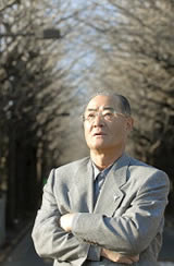 El comentarista de béisbol Isao Harimoto (Takeshi Nishimura / © Mainichi Shimbun)