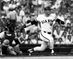 Isao Harimoto en su apogeo como beisbolista, jugando para los Yomiuri Giants en 1978. (© Mainichi Shimbun)