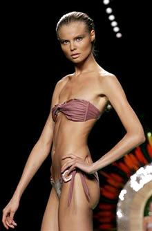 Modelo en la Semana de la Moda de Nueva York [primavera 2006] (Foto: Xinhua)