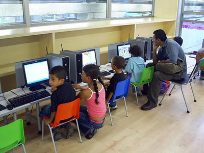 Sala internet infantil de la biblioteca San Javier