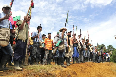 Guardia indígena (Foto: Periódico El Turbión vía Indymedia Colombia)