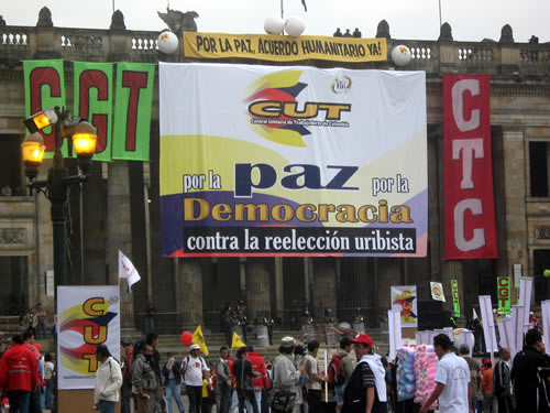 CUT: Por la paz y la democracia contra la reelección uribista