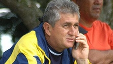 El entrenador Eduardo Lara