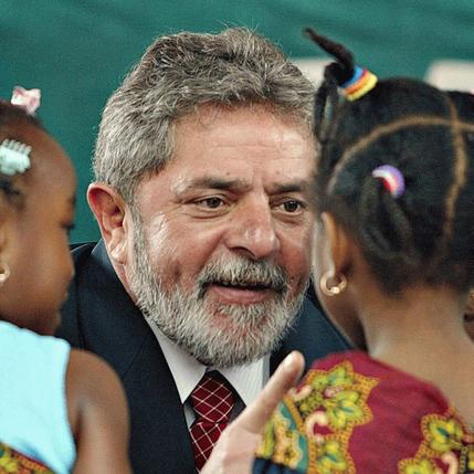 Lula en una visita a Mozambique en 2003 (Foto: Ricardo Stuckert/Agência Brasil)
