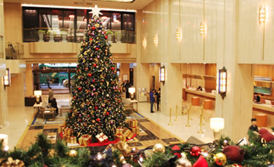 Árbol de Navidad en el Hotel Metropolitan, Ikebukuro, Tokio