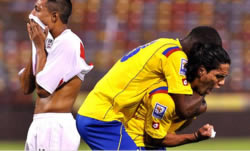 Falcao García celebra el gol que marcó el 10 de junio de 2009 a Perú en Medellín