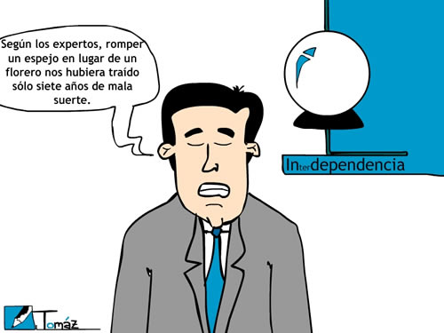 Presentador de noticias: 'Según los expertos, romper un espejo en lugar de un florero nos hubiera traído sólo siete años de mala suerte'.