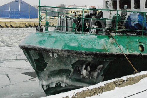 Barco semicongelado